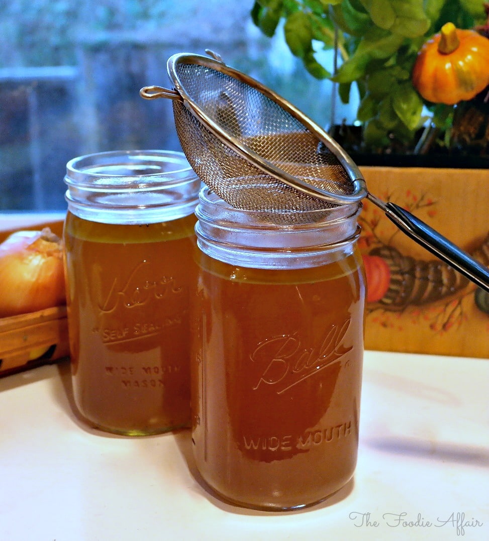 Homemade Slow Cooker Turkey Stock #broth #turkey #recipe | thefoodieaffair.com
